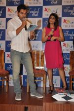 John Abraham unveils Ayushmann Khurana_s wife book Souled Out in Mumbai on 16th Oct 2012 (26).JPG